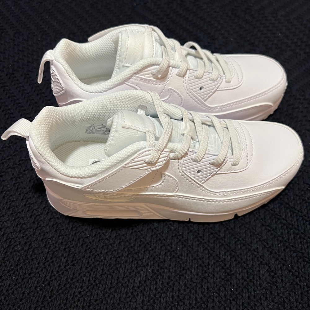 Nike Kids White Air Max 90 Easy On Sneakers new w/o box